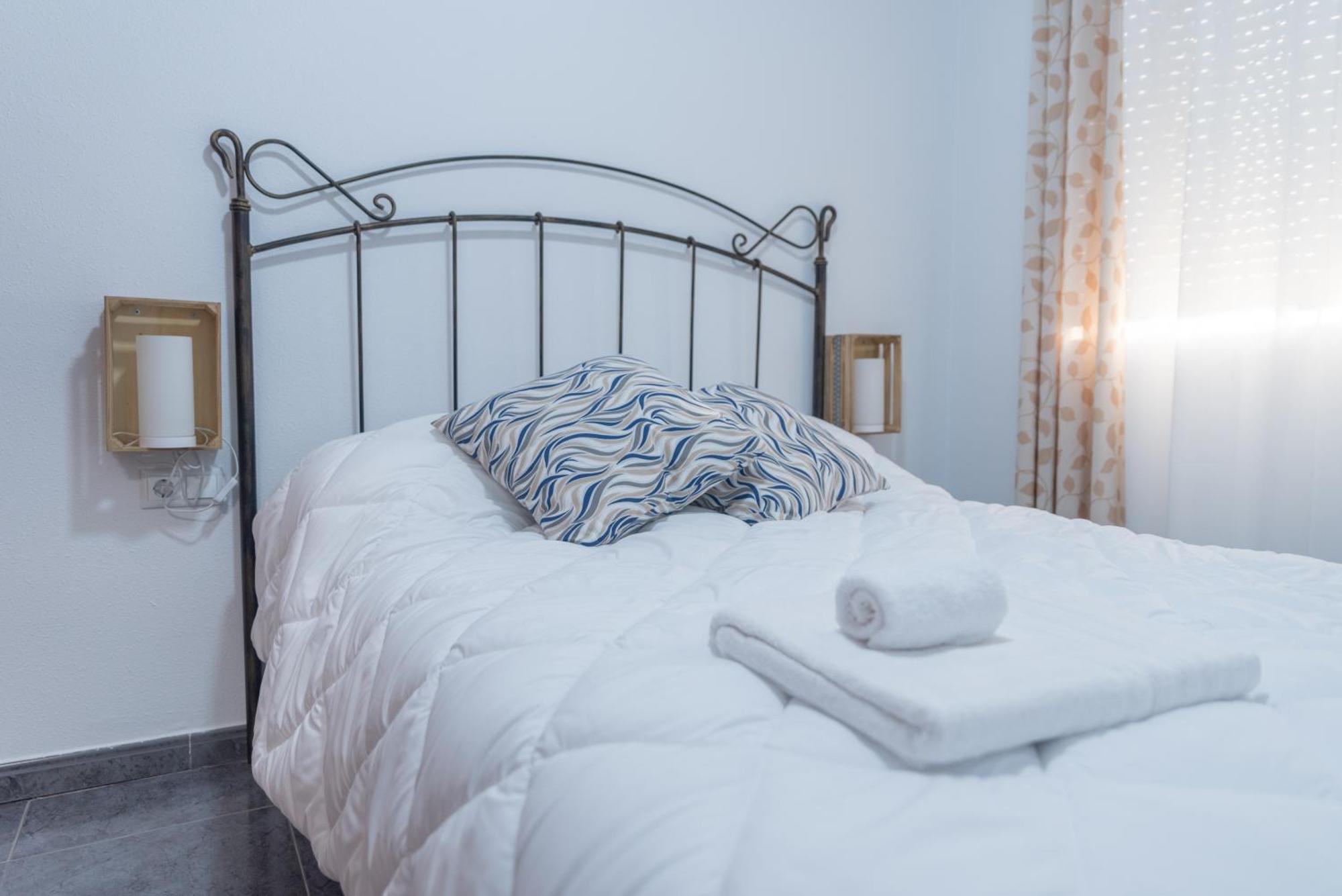 Apartamentos La Mota - Centrico Mota Del Cuervo Luaran gambar